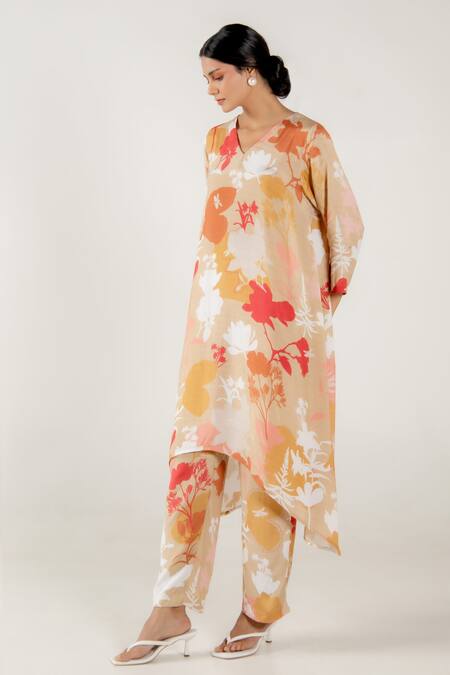 Aroop Shop India Beige Cotton, Silk V-neck Cecile Printed Kurta And Pant Set at Aza Fashions Aroop Shop India_Beige Cotton, Silk V-neck Cecile Printed Kurta And Pant Set _at_Aza_Fashions