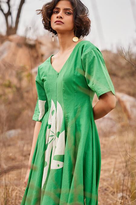 Buy_Kharakapas_Green Cotton V-neck Abstract Print Flare Dress _Online_at_Aza_Fashions