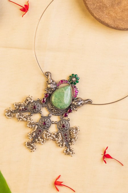 Mero Jewellery Jade Studded Carved Temple Hasli Choker 