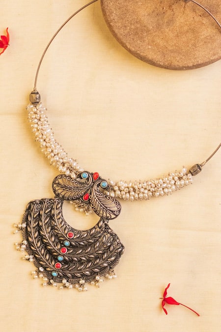 Mero Jewellery Pearls Embellished Temple Necklace 