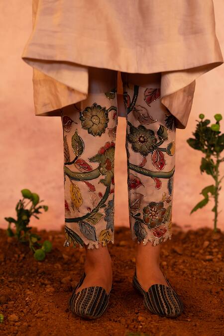 Aamra By Lavanya Ivory Chanderi Silk, Satin Sequins, Front Pleated Kurta With Straight Pant at Aza Fashions Aamra By Lavanya_Ivory Chanderi Silk, Satin Sequins, Front Pleated Kurta With Straight Pant _at_Aza_Fashions