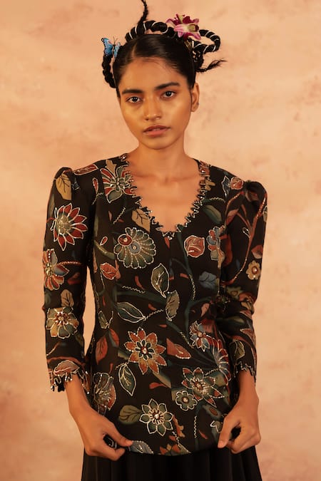 Aamra By Lavanya_Grey Silk, Organza Sequins V-neck Hand Painted Kalamkari Kurta With Flared Pant _Online_at_Aza_Fashions