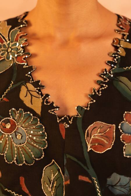 Shop_Aamra By Lavanya_Grey Silk, Organza Sequins V-neck Hand Painted Kalamkari Kurta With Flared Pant 