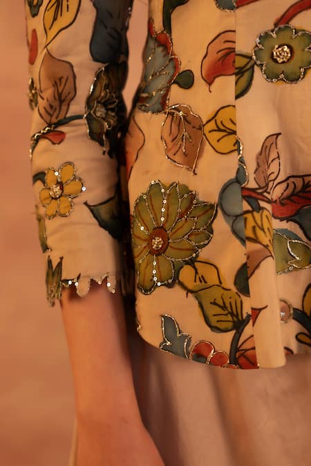 Aamra By Lavanya_Ivory Silk Hand Embroidery Kalamkari Floral Painted Jacket With Pant  _at_Aza_Fashions