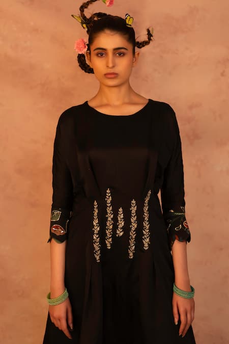 Aamra By Lavanya Black Chanderi Silk, Linen Embroidery, Front Pleated Kurta With Straight Pant Online at Aza Fashions Aamra By Lavanya_Black Chanderi Silk, Linen Embroidery, Front Pleated Kurta With Straight Pant _Online_at_Aza_Fashions