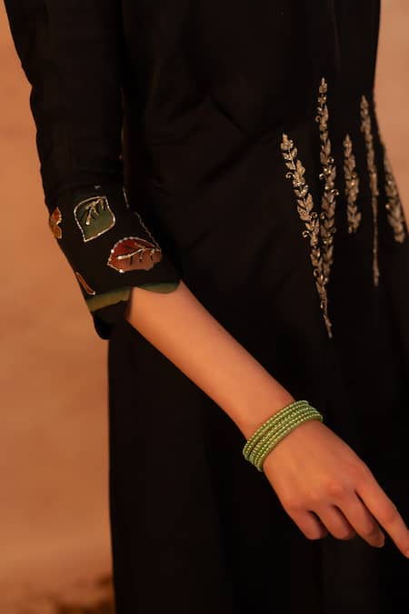 Buy Aamra By Lavanya Black Chanderi Silk, Linen Embroidery, Front Pleated Kurta With Straight Pant Online at Aza Fashions Buy_Aamra By Lavanya_Black Chanderi Silk, Linen Embroidery, Front Pleated Kurta With Straight Pant _Online_at_Aza_Fashions