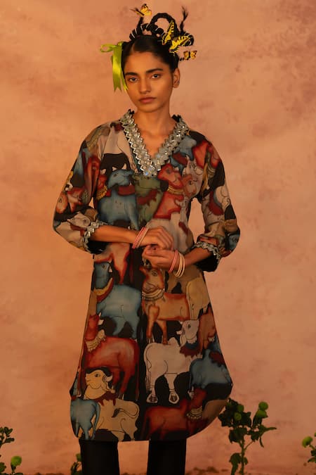 Aamra By Lavanya Pichwai Kalamkari Hand Painted Kurta With Pant 