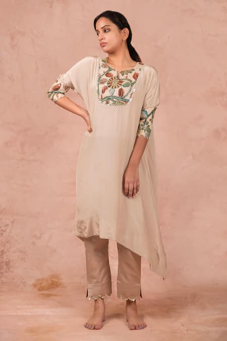 AAMRA BY LAVANYA Kalamkari Hand Painted Kaftan With Pant 