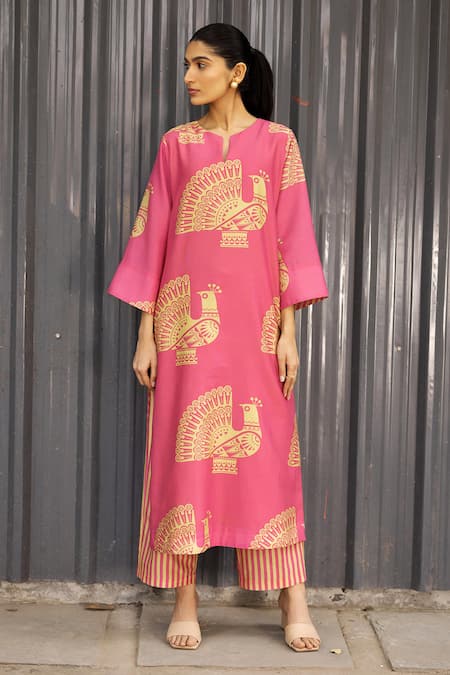 Label Shreya Sharma Chanderi Peacock Pattern Kurta With Pant 