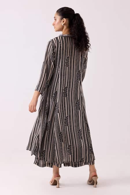 Shop Label Shreya Sharma Black Crepe Embroidery V-neck Stripe Patterned Straight Kurta With Pant at Aza Fashions Shop_Label Shreya Sharma_Black Crepe Embroidery V-neck Stripe Patterned Straight Kurta With Pant _at_Aza_Fashions