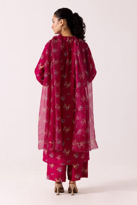Shop Label Shreya Sharma Magenta Cotton, Silk, Kota Doria V-neck Printed Kurta Pant Set at Aza Fashions Shop_Label Shreya Sharma_Magenta Cotton, Silk, Kota Doria V-neck Printed Kurta Pant Set _at_Aza_Fashions