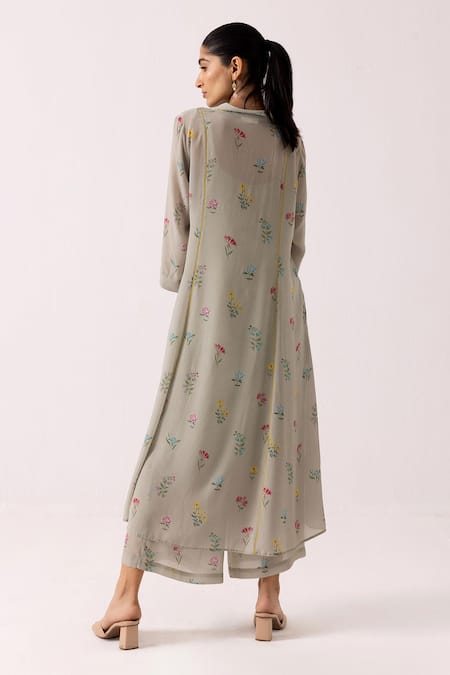 Shop Label Shreya Sharma Green Crepe V-neck Floral Print Kurta Set at Aza Fashions Shop_Label Shreya Sharma_Green Crepe V-neck Floral Print Kurta Set _at_Aza_Fashions
