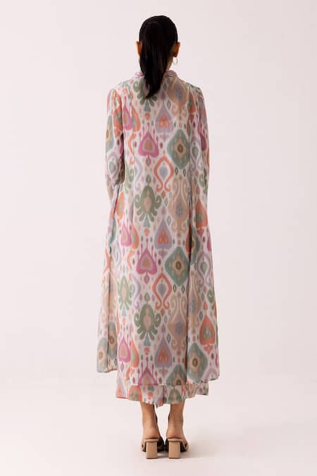 Shop Label Shreya Sharma White Crepe V-neck Ikat Motif Print Kurta With Pant at Aza Fashions Shop_Label Shreya Sharma_White Crepe V-neck Ikat Motif Print Kurta With Pant _at_Aza_Fashions