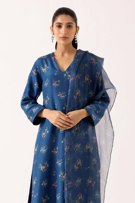 Label Shreya Sharma Blue Cotton, Silk, Kota Doria V-neck Flower Print Kurta Pant Set Online at Aza Fashions Label Shreya Sharma_Blue Cotton, Silk, Kota Doria V-neck Flower Print Kurta Pant Set _Online_at_Aza_Fashions