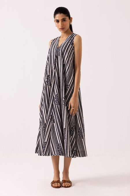 Label Shreya Sharma Black Cotton V-neck Stripe Print A-line Dress Online at Aza Fashions Label Shreya Sharma_Black Cotton V-neck Stripe Print A-line Dress _Online_at_Aza_Fashions