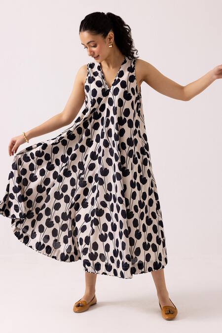 Label Shreya Sharma Black Cotton V-neck Tulip Print Dress Online at Aza Fashions Label Shreya Sharma_Black Cotton V-neck Tulip Print Dress _Online_at_Aza_Fashions