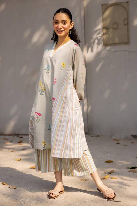 Buy Label Shreya Sharma Green Cotton Embroidery V-neck Floral And Stripe Print Kurta With Pant Online at Aza Fashions Buy_Label Shreya Sharma_Green Cotton Embroidery V-neck Floral And Stripe Print Kurta With Pant _Online_at_Aza_Fashions