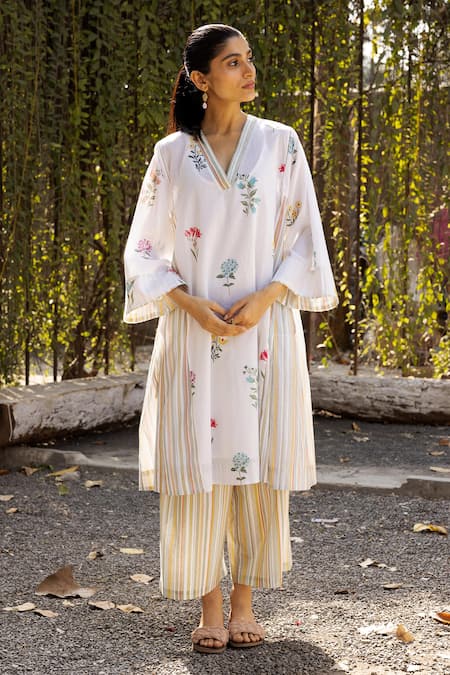 Label Shreya Sharma Flower & Stripe Print Kurta With Pant 