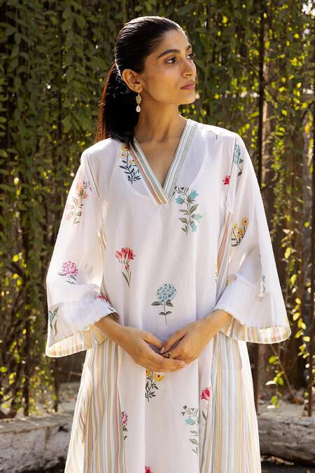 Shop Label Shreya Sharma White Cotton Embroidery V-neck Flower And Stripe Print Kurta With Pant Online at Aza Fashions Shop_Label Shreya Sharma_White Cotton Embroidery V-neck Flower And Stripe Print Kurta With Pant _Online_at_Aza_Fashions