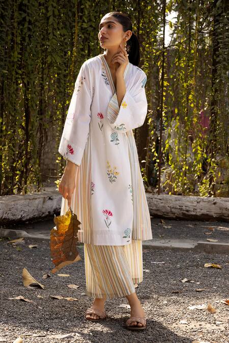 Label Shreya Sharma White Cotton Embroidery V-neck Flower And Stripe Print Kurta With Pant at Aza Fashions Label Shreya Sharma_White Cotton Embroidery V-neck Flower And Stripe Print Kurta With Pant _at_Aza_Fashions