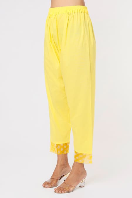 Yuvraani Jaipur_Yellow Organza, Chanderi, Cotton Embroidery, Lace Floral Pattern Kurta Set _Online_at_Aza_Fashions
