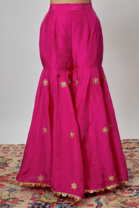 Yuvraani Jaipur_Pink Silk, Organza Embroidery, Gota Patti V-neck Hand Kurta Sharara Set _Online_at_Aza_Fashions
