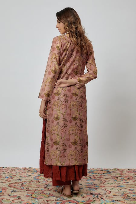 Shop Yuvraani Jaipur Orange Chanderi, Cotton, Organza Sequins V-neck Floral Print Kurta Set at Aza Fashions Shop_Yuvraani Jaipur_Orange Chanderi, Cotton, Organza Sequins V-neck Floral Print Kurta Set _at_Aza_Fashions