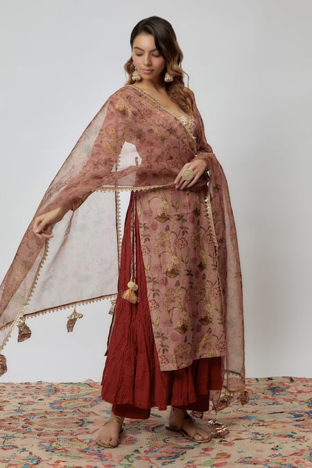 Buy Yuvraani Jaipur Orange Chanderi, Cotton, Organza Sequins V-neck Floral Print Kurta Set Online at Aza Fashions Buy_Yuvraani Jaipur_Orange Chanderi, Cotton, Organza Sequins V-neck Floral Print Kurta Set _Online_at_Aza_Fashions