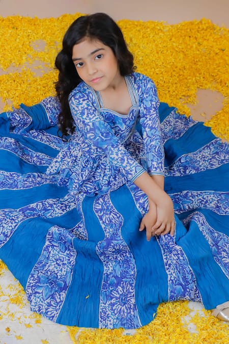 Swati Golyan Blue 100% Cotton Hand Block Printed Floral Lehenga And Peplum Top Set 