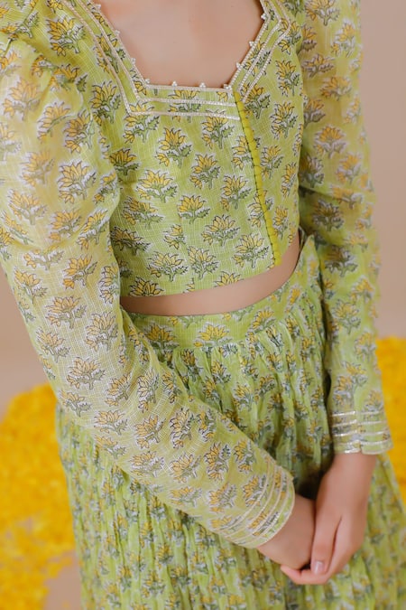 Swati Golyan_Green Kota Doriya Hand Block Printed Flower Lehenga And Crop Top Set  _Online_at_Aza_Fashions