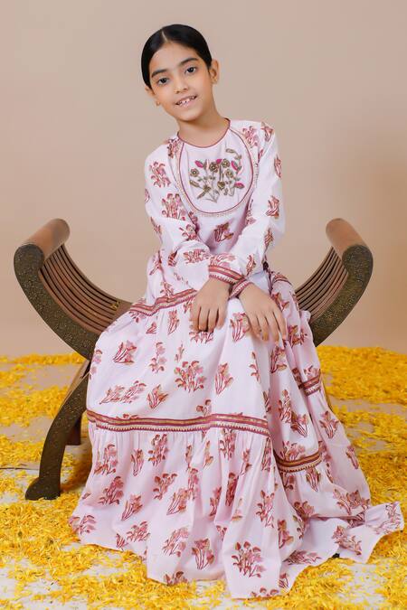 Swati Golyan_Pink 100% Cotton Hand Block Printed Flower Lehenga And Crop Top Set  _Online_at_Aza_Fashions