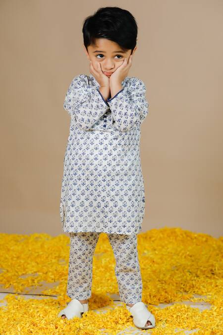 Buy_Swati Golyan_White 100% Cotton Mul Flower Handblock Print Kurta Set  _Online_at_Aza_Fashions