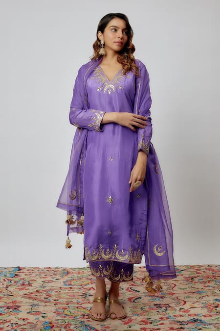 Yuvrani Jaipur Purple Kurta And Pant Pure Spun Silk Hand Embroidered Moon V Neck Set 