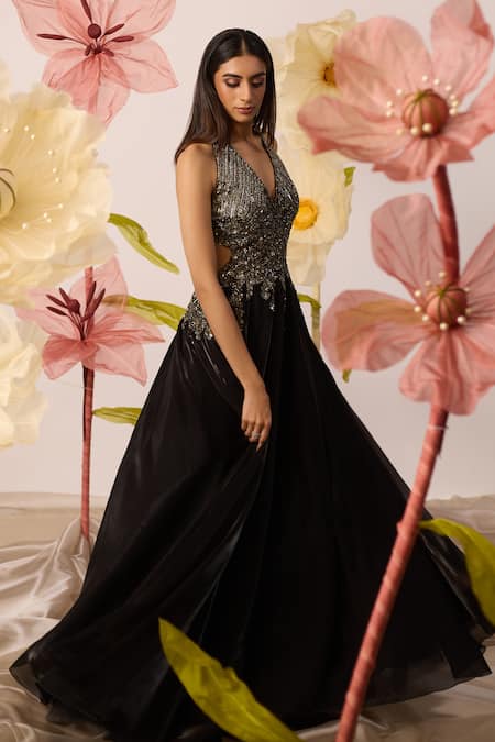 Buy_Roqa_Black Organza Beads, Sequins Plunge Neck Daffodil Clerest Embroidered Gown _Online_at_Aza_Fashions