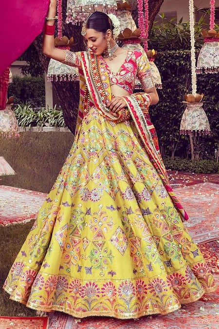 Mayyur Girotra Couture Geometric Pattern Bridal Lehenga Set With Chanderi Dupatta 