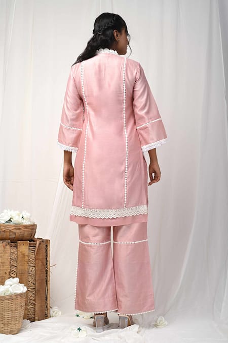 Gulabik Jaipur_Peach Chanderi Tassels, Lace V-neck Florence Embellished Kurta With Pant _Online_at_Aza_Fashions