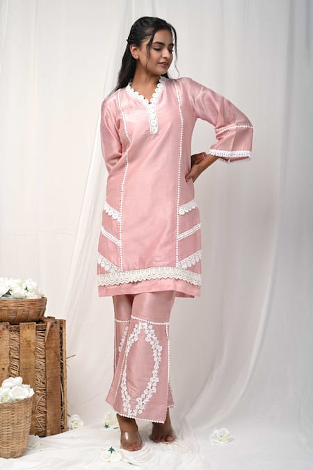 Buy_Gulabik Jaipur_Peach Chanderi Tassels, Lace V-neck Florence Embellished Kurta With Pant _Online_at_Aza_Fashions