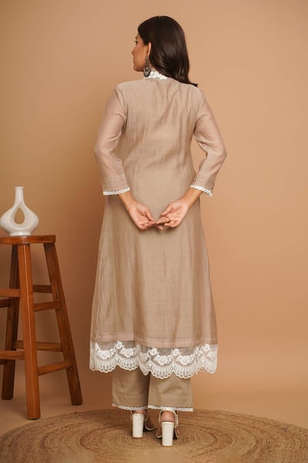 Gulabik Jaipur_Beige Chanderi Lace V-neck Florin Embellished Kurta With Pant _Online_at_Aza_Fashions