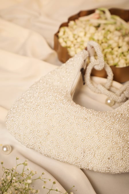 Buy_5elements_White Embroidered Abraxas Pearl Bag 