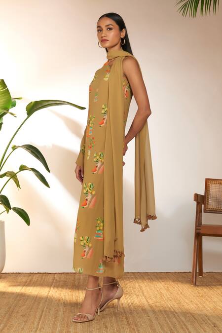 Masaba_Beige Georgette One Shoulder Tangy Print Kaftan _Online_at_Aza_Fashions