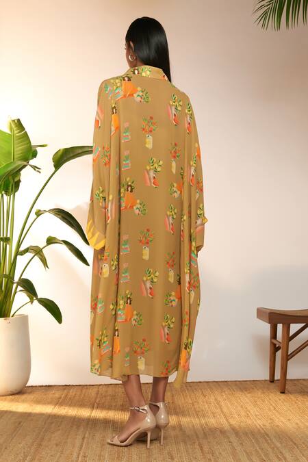 Shop Masaba Beige Georgette, Viscose Shawl Neck Tangy Print Collared Midi Kaftan at Aza Fashions Shop_Masaba_Beige Georgette, Viscose Shawl Neck Tangy Print Collared Midi Kaftan_at_Aza_Fashions
