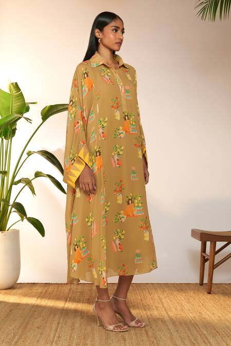 Buy Masaba Beige Georgette, Viscose Shawl Neck Tangy Print Collared Midi Kaftan Online at Aza Fashions Buy_Masaba_Beige Georgette, Viscose Shawl Neck Tangy Print Collared Midi Kaftan_Online_at_Aza_Fashions