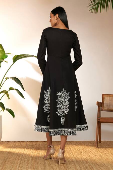 Shop Masaba Black Cotton, Linen Embroidery Square Neck Pomegranate Paneled Dress at Aza Fashions Shop_Masaba_Black Cotton, Linen Embroidery Square Neck Pomegranate Paneled Dress_at_Aza_Fashions
