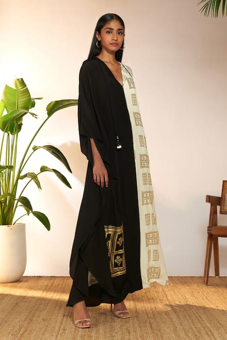 Buy_Masaba_Black Viscose, Crepe Tassels V-neck And Open Door Foil Print Kaftan _Online_at_Aza_Fashions