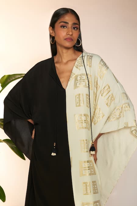 Masaba_Black Viscose, Crepe Tassels V-neck And Open Door Foil Print Kaftan _at_Aza_Fashions
