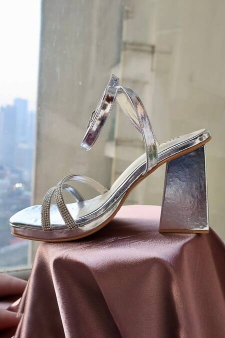 Tiesta Silver Stones Gatsby Embellished Strap Block Heels Online at Aza Fashions Tiesta_Silver Stones Gatsby Embellished Strap Block Heels _Online_at_Aza_Fashions