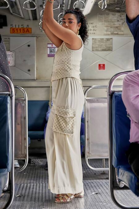 Buy_Style Junkiie_Cream Cotton Sea Salt Cargo Pant _Online_at_Aza_Fashions
