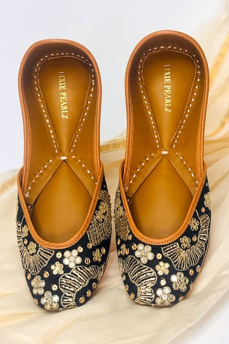 Pixie Pearlz Naayab Floral Embellished Juttis 