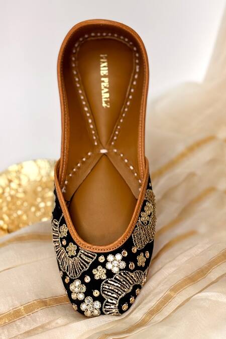 Pixie Pearlz_Black Naayab Floral Embellished Juttis _Online_at_Aza_Fashions