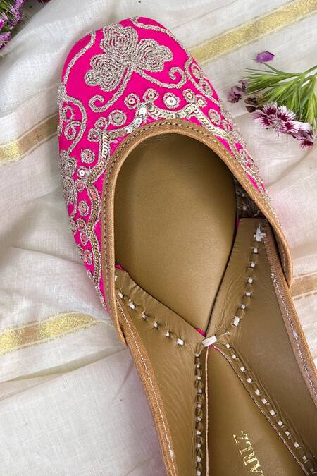 Pixie Pearlz_Magenta Rani Floral Embellished Juttis _Online_at_Aza_Fashions